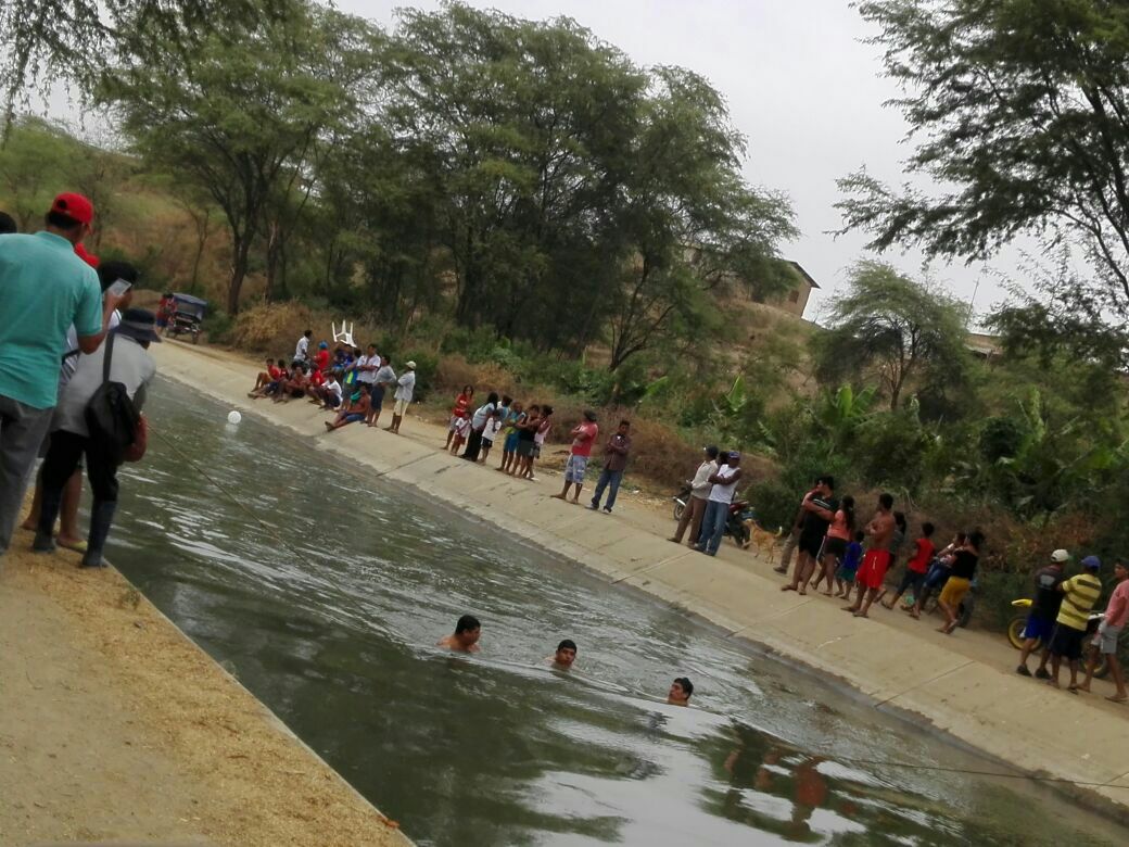 Hallan el cuerpo sin vida de una mujer en canal de riego de Sullana