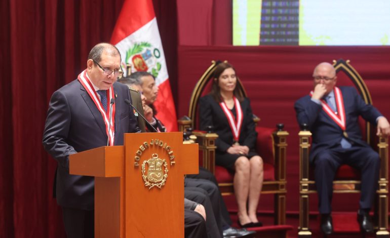 Juez supremo Javier Arévalo asume la presidencia del Poder Judicial
