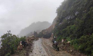 Lluvias causan derrumbe en carretera  Huancabamba