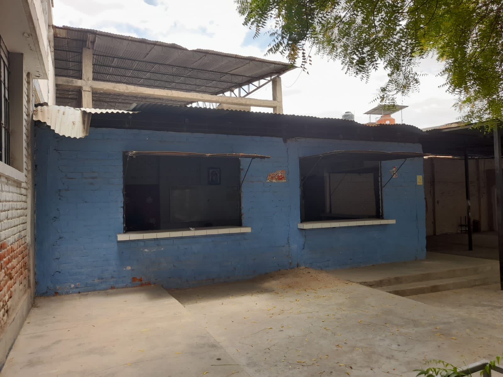 Piura: acondicionan quiosco como aula en la I.E Magdalena Seminario de Llirod para recibir a escolares