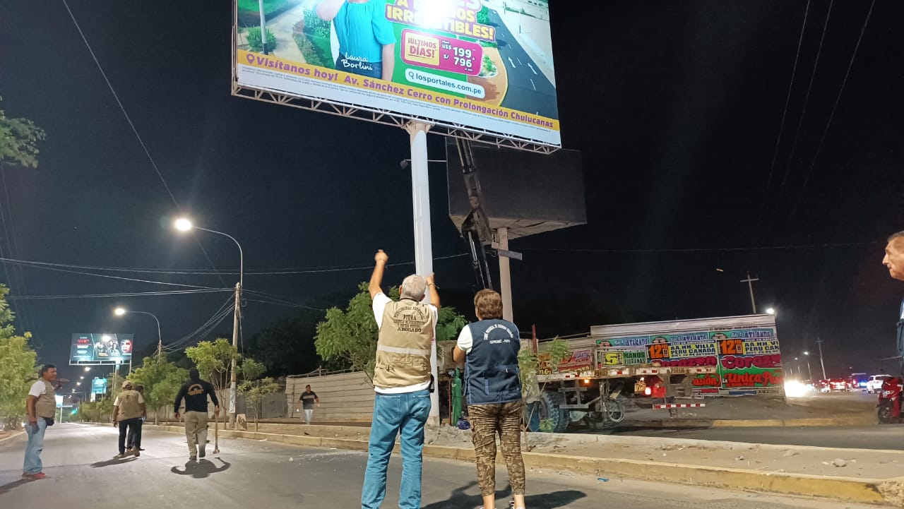 Piura: municipalidad retira paneles publicitarios que no contaban con autorización