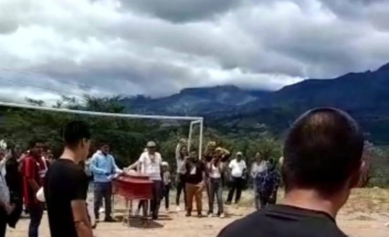 Huancabamba: realizan emotiva despedida a hermanos que fallecieron ahogados en el río