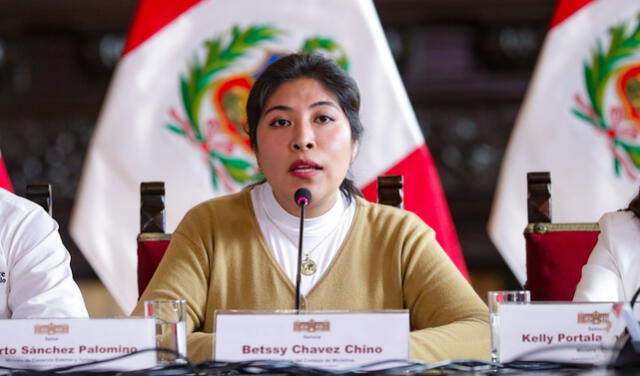 Betssy Chávez con impedimento de salida por 15 días