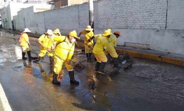 Municipalidad de Piura desagua calles y avenidas tras lluvia