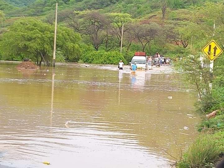 Morropón: pueblos quedan aislados tras desborde de río