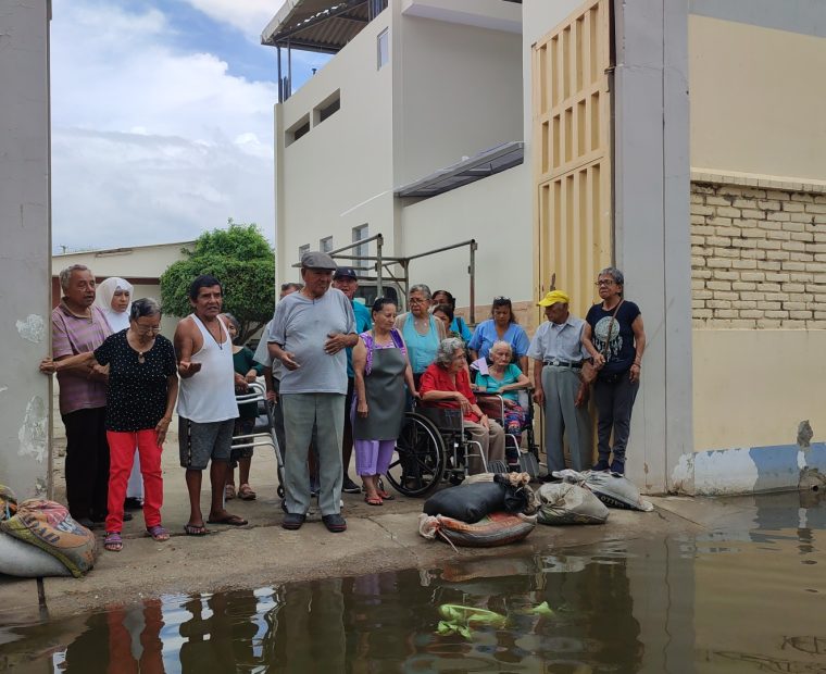 Piura: residentes del asilo de ancianos piden la evacuación de aguas pluviales