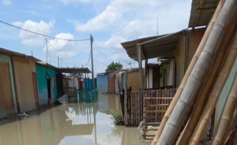 Piura: población pide ayuda para evacuar aguas pluviales