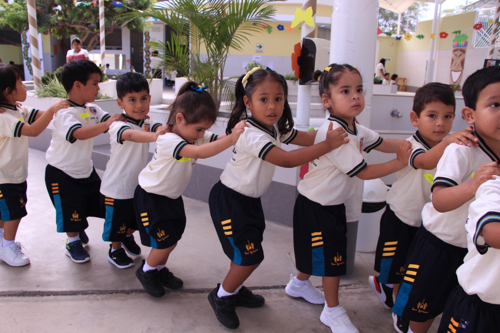 Año escolar 2023: estudiantes de colegios particulares volvieron a las aulas
