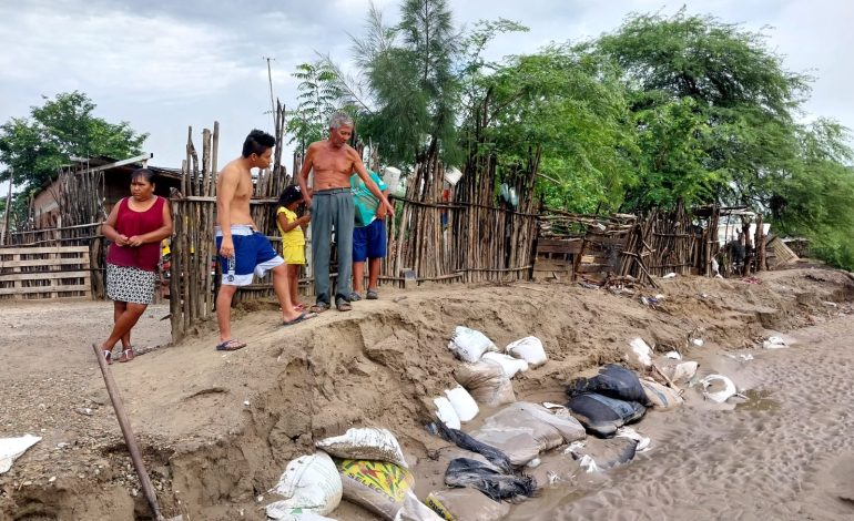 Piura: con maquinaria y sacos de arena atienden emergencia en Terela