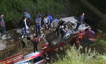 Carretera Central: al menos cinco muertos y más de 20 heridos deja caída de bus al río Rímac