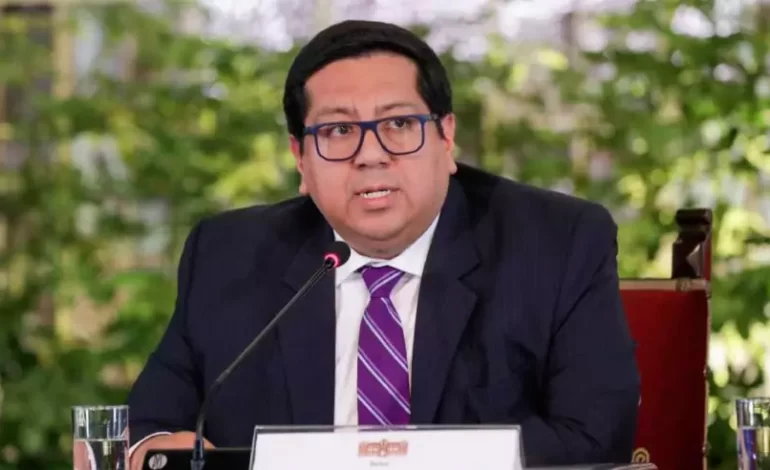 Ministro de Economía, Alex Contreras: «Lo peor que pueden hacer los alcaldes de Piura es irse a un paro»