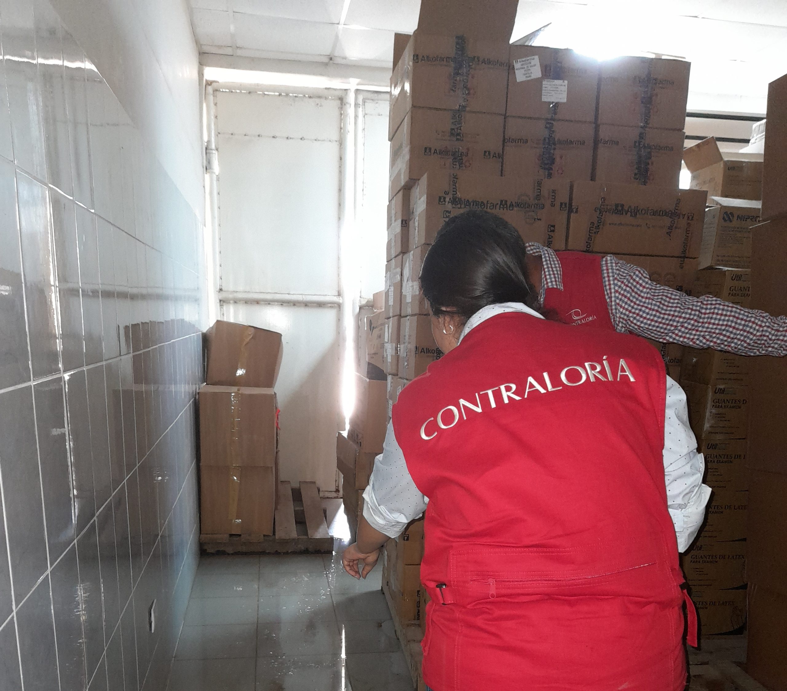 Contraloría advierte daños de insumos y equipos por filtraciones de agua en almacén de Diresa