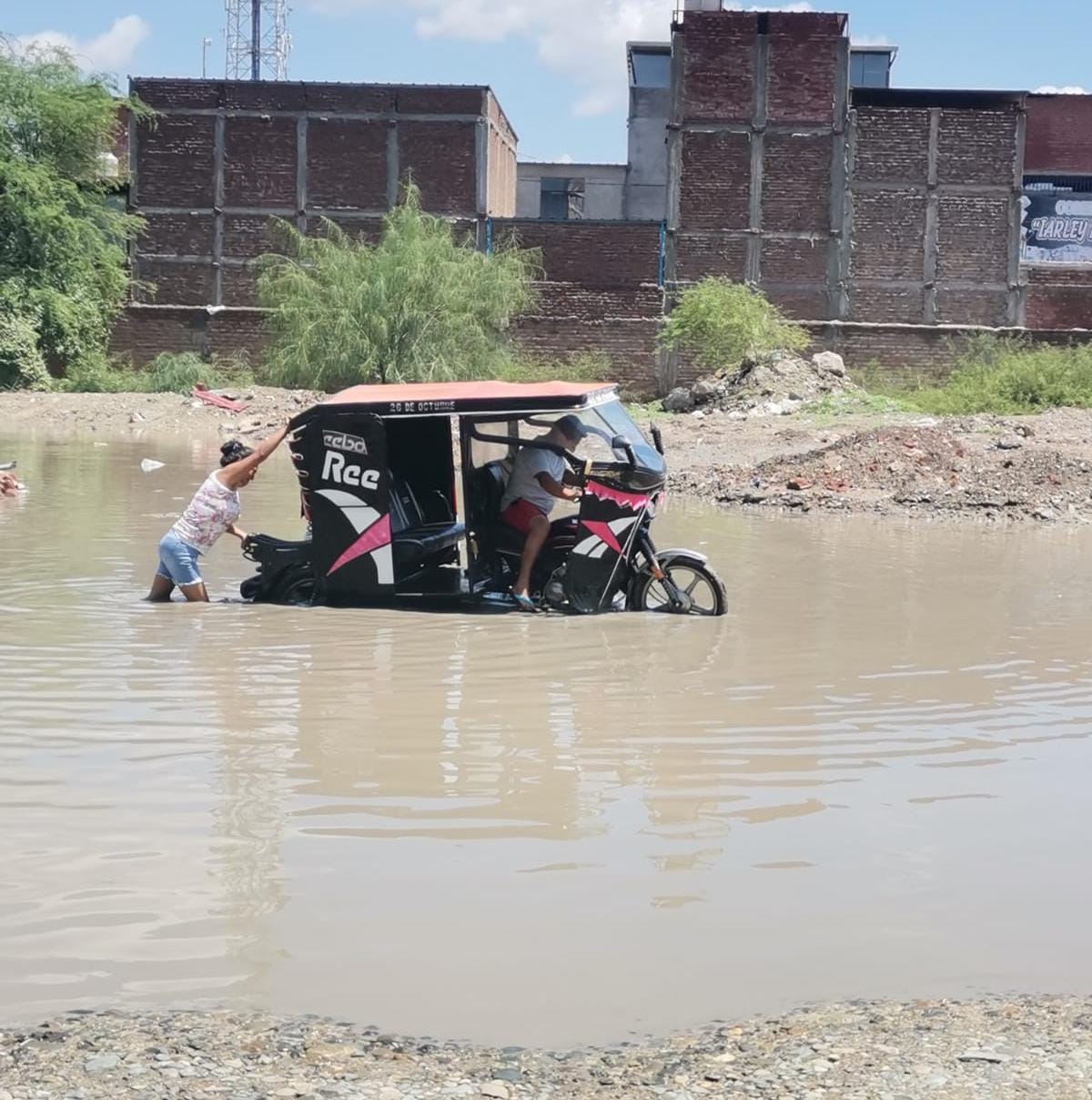Piura: vecinos amenazan con bloquear ingreso al mercado de Las Capullanas por falta de atención de las autoridades