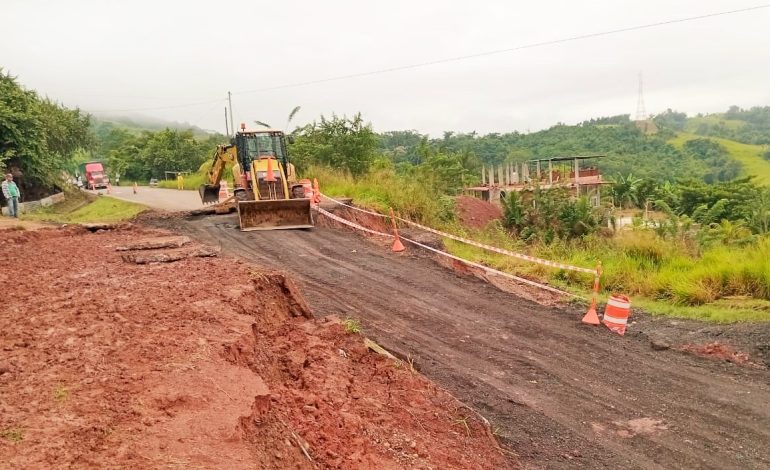 Maquinarias del MTC y de las concesionarias restablecen el tránsito en zonas de Piura, Lambayeque y San Martín  