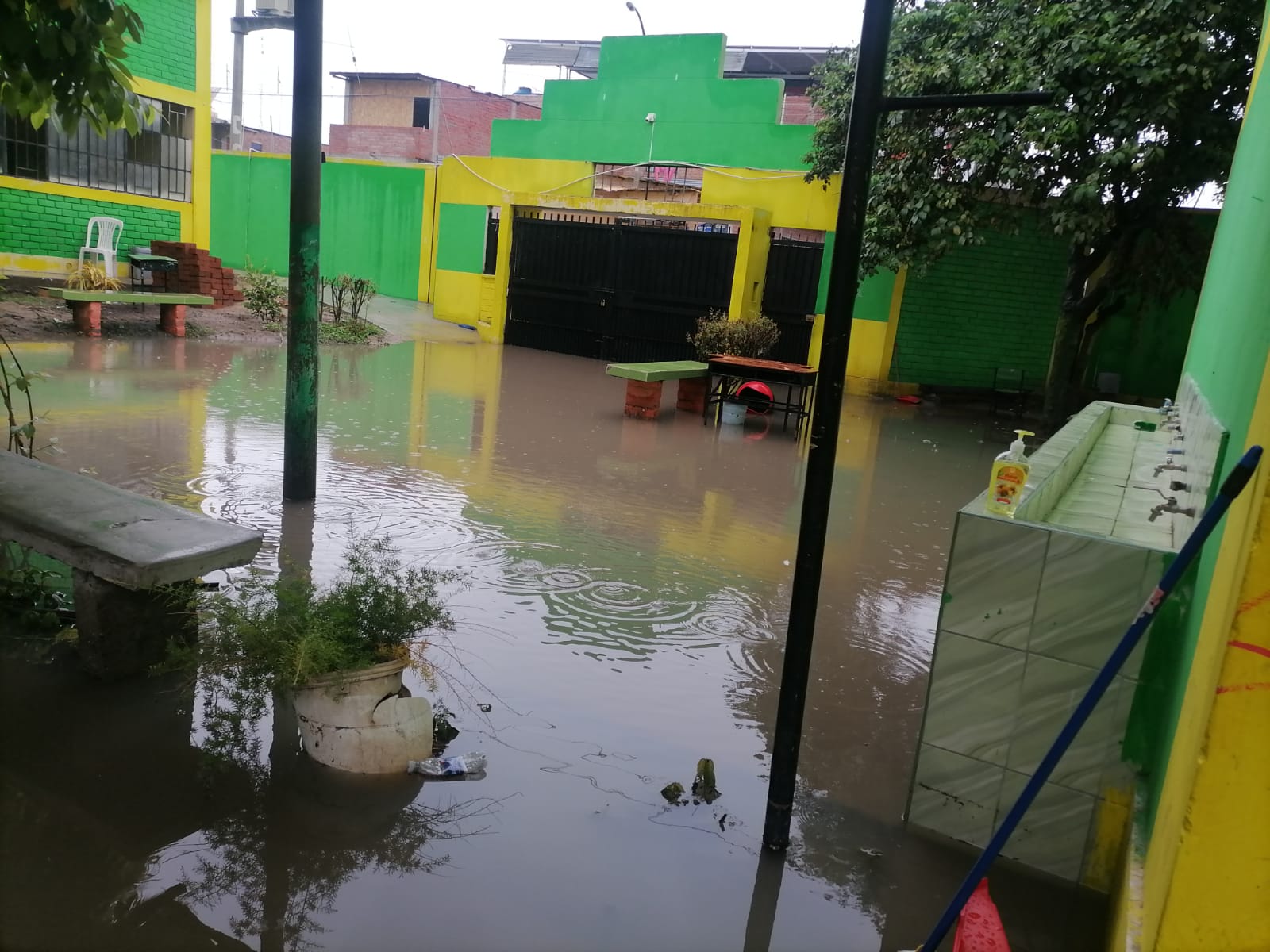 Piura: DRE solicita 240 aulas prefabricadas para colegios con alta afectación