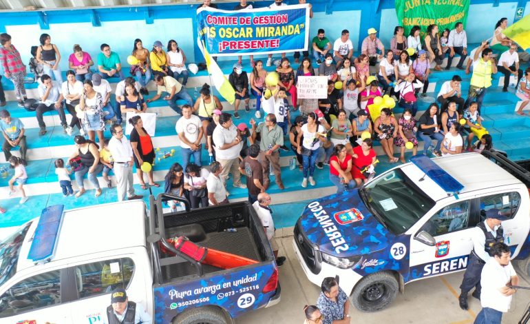 Piura: Alcalde entrega ocho camionetas para reforzar la seguridad ciudadana