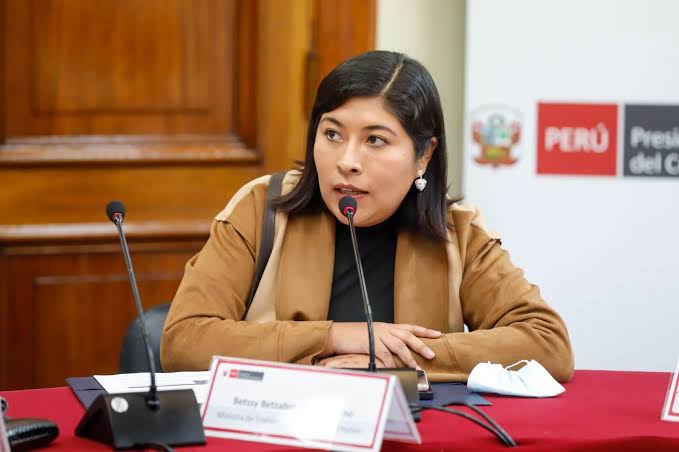 Fiscalía de la Nación presentó denuncia constitucional contra Betssy Chavez