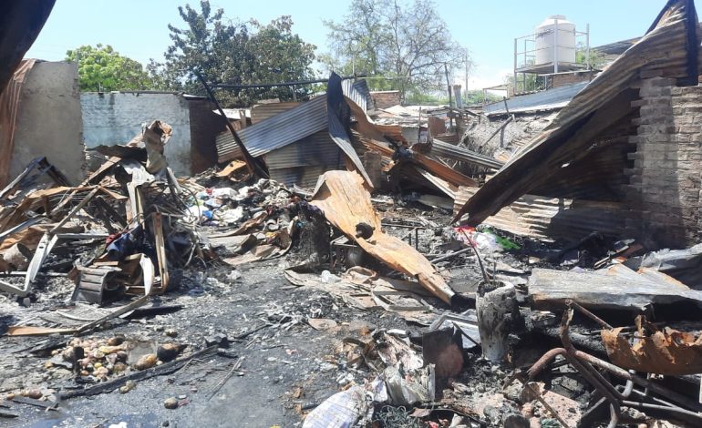 Piura: familias piden apoyo tras perder sus pertenencias durante incendio