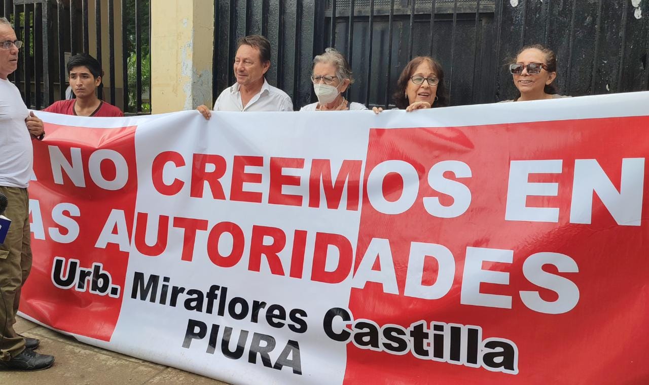 Piura: con protesta, miraflorinos exigen fumigación