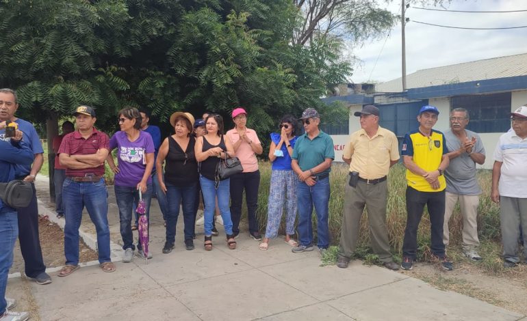 Piura: moradores de Bello Horizonte exigen la reposición del servicio de agua potable