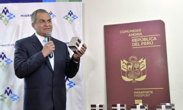Ministro Vicente Romero anuncia habilitación de 300 mil atenciones para trámite de pasaportes