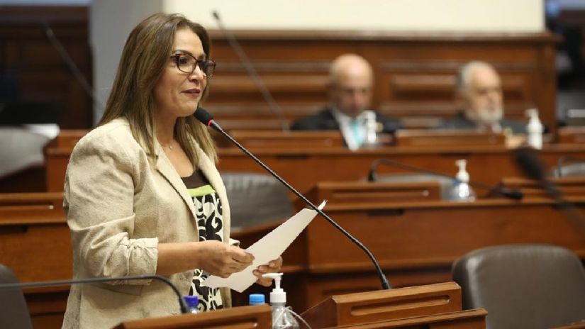 Comisión de Ética volverá a votar este lunes suspensión de Magaly Ruiz por presunto recorte de sueldo