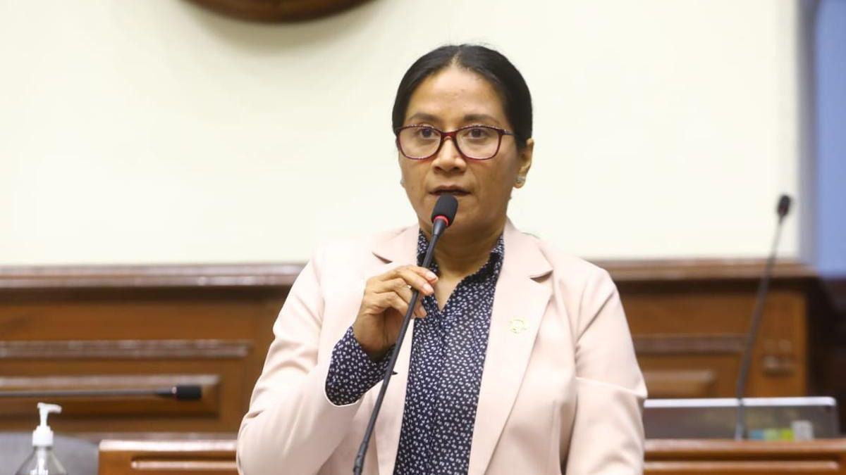 Comisión de Ética cambia suspensión de Rosio Torres por una multa pese a denuncias en su contra