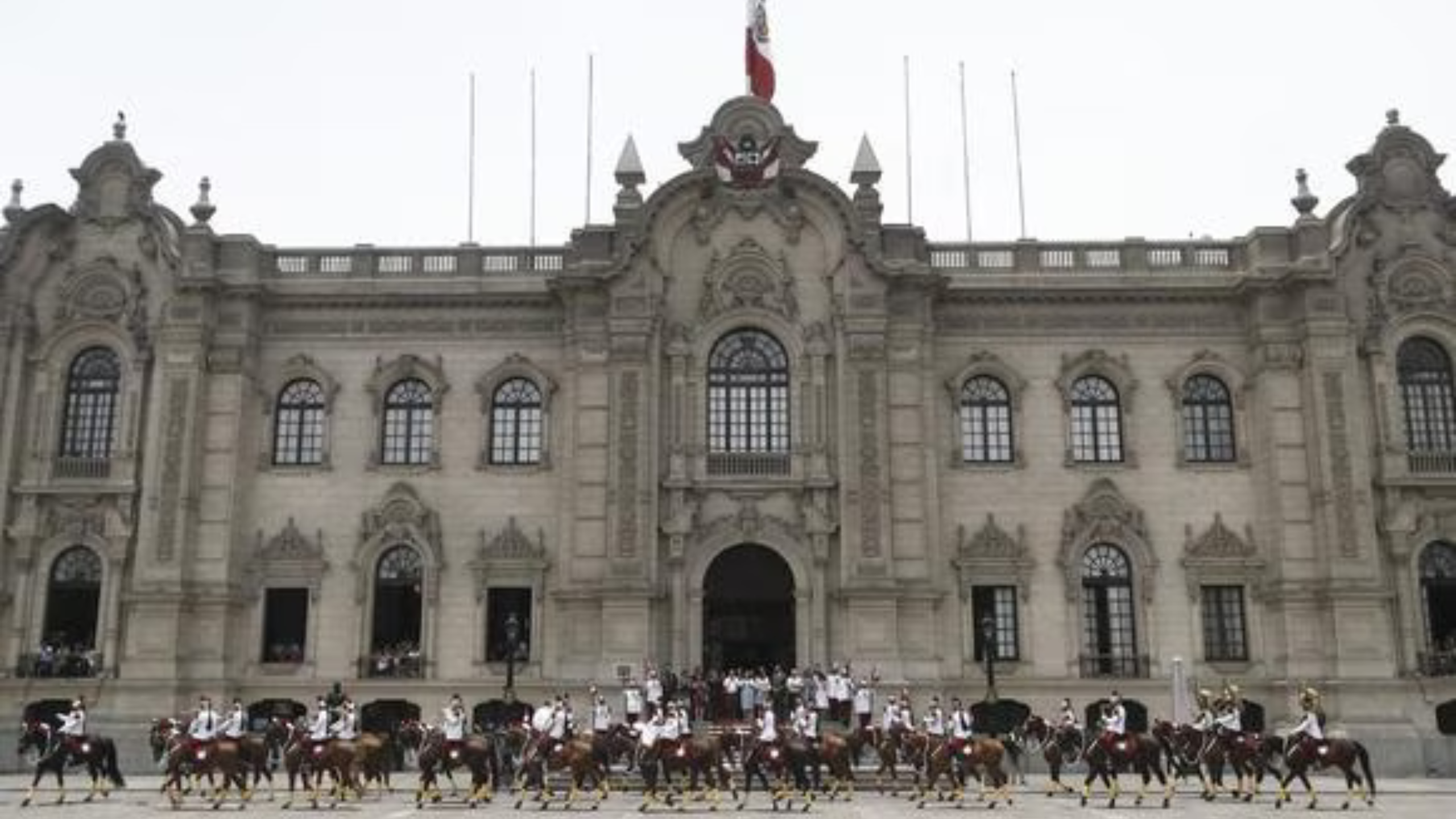 Fiscalía halla documento en Palacio que Pedro Castillo iba a firmar tras golpe de Estado