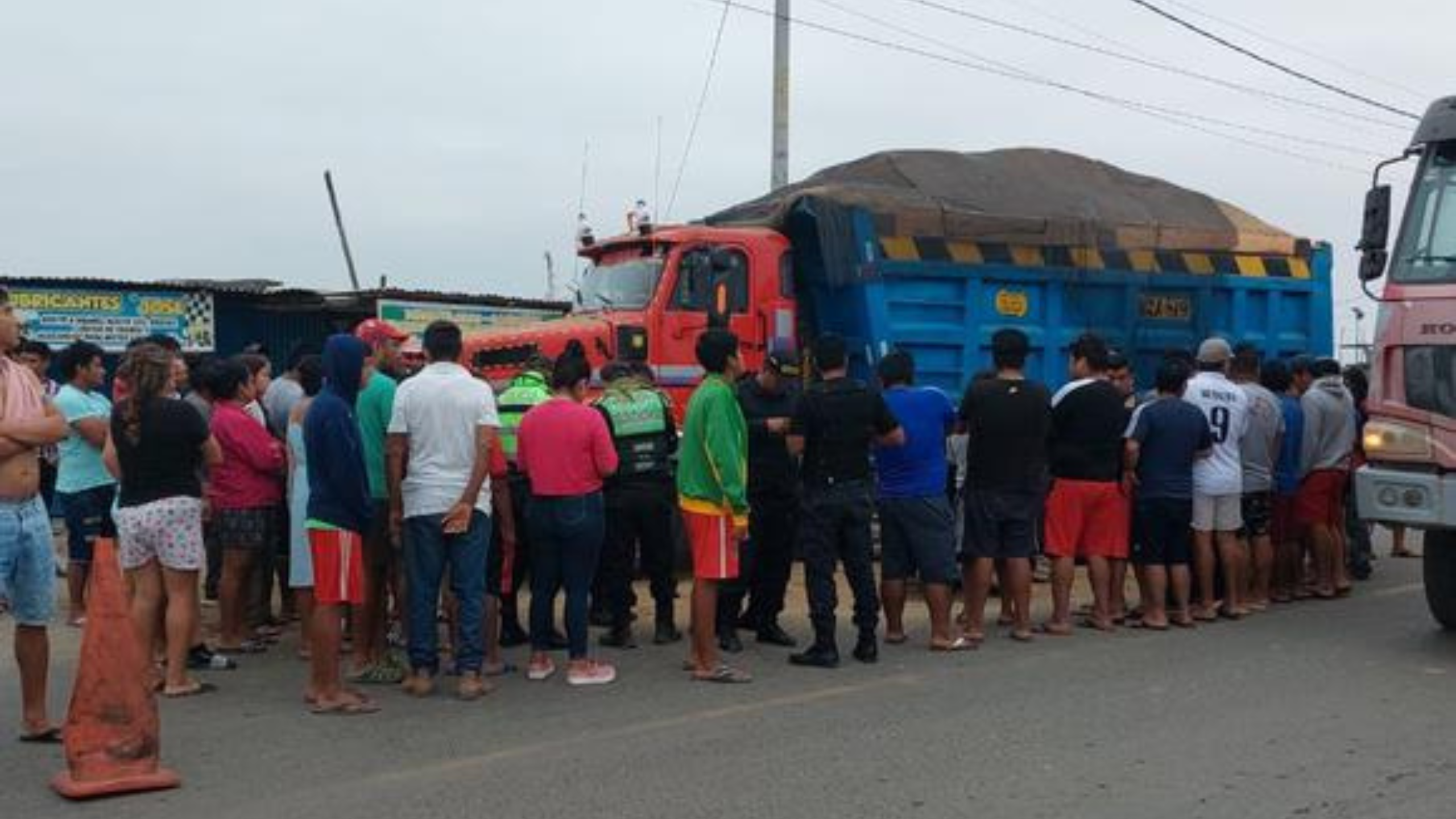 Sullana: conductor muere al ser atropellado por un volquete en la Panamericana Norte