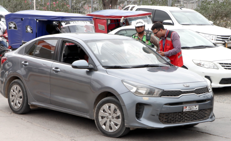 Más de 90 vehículos internados en la cochera por deudas al SAT Piura