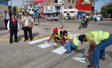 Talara: Sentenciados a trabajo comunitario realizaron labores de pintado y limpieza de Plaza Grau