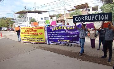 Piura: con un ataúd en hombros, comerciantes de El Bosque piden celeridad en proceso judicial