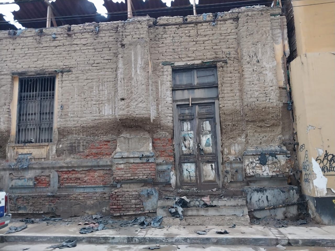 Piura: Serenazgo controla amago de incendio en casona del centro