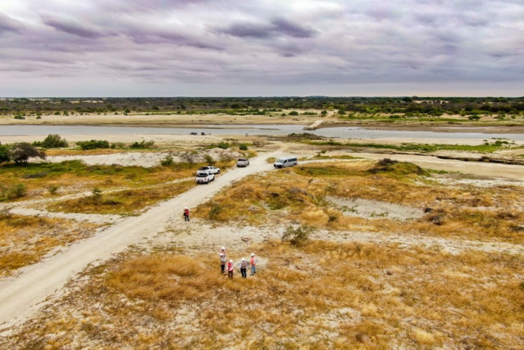 Reconstrucción con Cambios monitorea acciones para salida al mar del río Piura