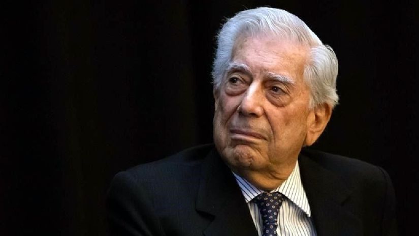 Mario Vargas Llosa se encuentra hospitalizado por COVID-19 en España