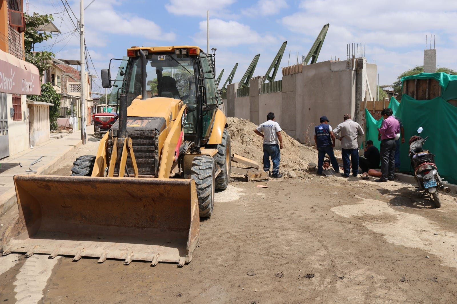 Piura: retiran redes clandestinas de agua potable y alcantarilado