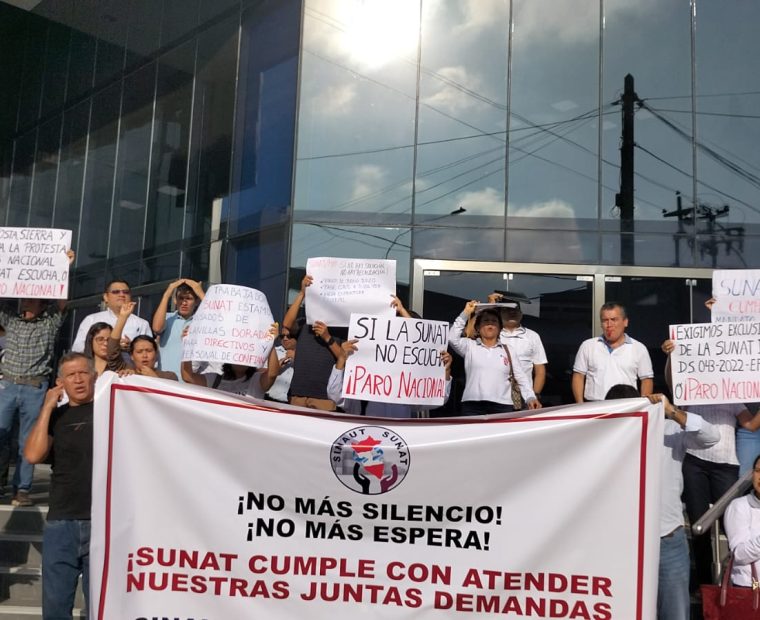 Piura: más de 350 trabajadores de Sunat piden el cumplimiento de mandato judicial y beneficios