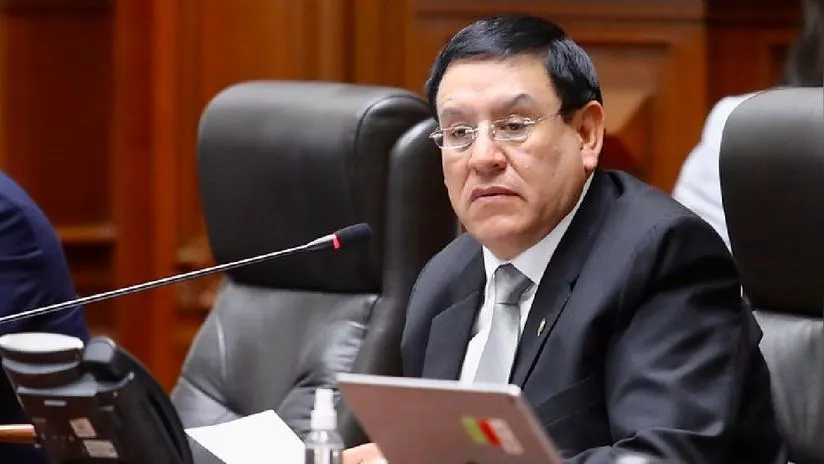 Alejandro Soto: denuncian que trabajadores pagaron con sus sueldos publicidad en redes sociales