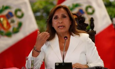 Perú Libre recolecta firmas para presentar una moción de vacancia contra Dina Boluarte