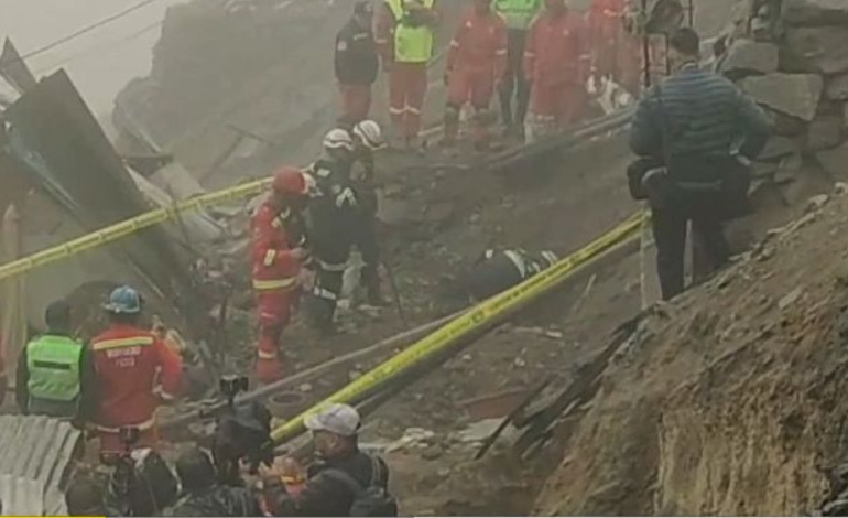 Lima: un niño murió sepultado tras derrumbe de pirca sobre su casa en Comas