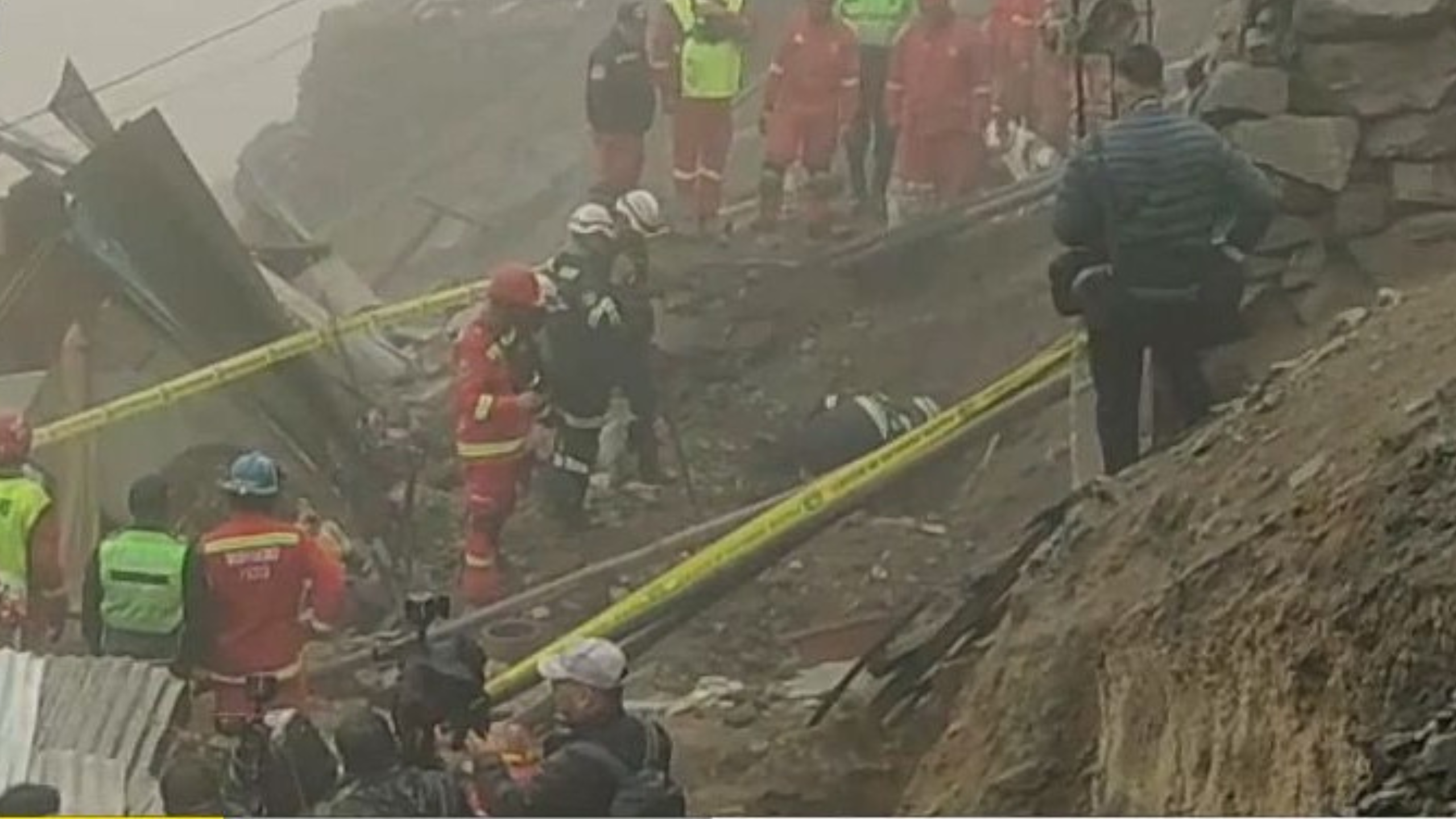 Lima: un niño murió sepultado tras derrumbe de pirca sobre su casa en Comas