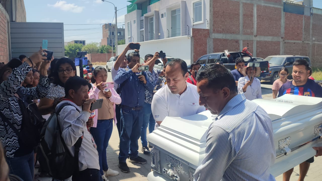 Piura: familiares y amigos de escolar asesinado exigen justicia