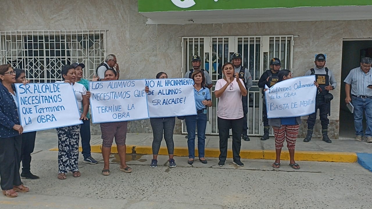 Piura: Padres de Familia de I.E. José María Escrivá exigen terminación inmediata de obra educativa