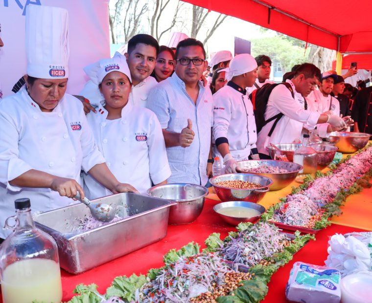 Piura: cebiche más grande de caballa tuvo más de 20 metros de largo