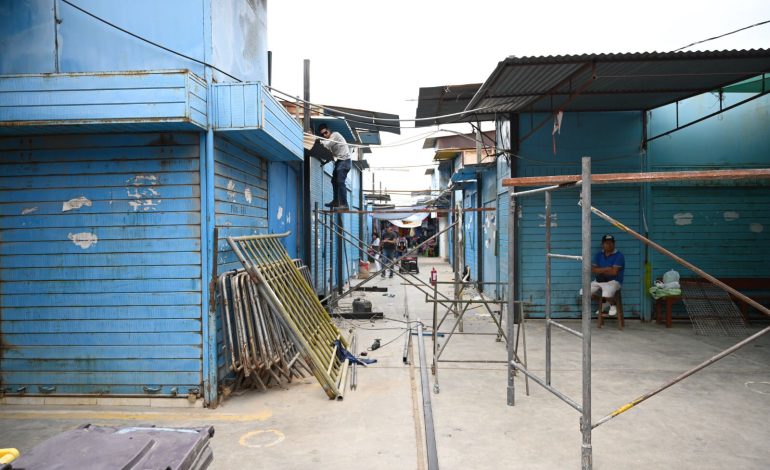 Piura: realiza trabajos de mantenimiento en mercado San Miguel ante pronóstico de lluvias