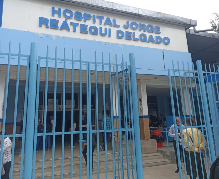 Piura: Jefes del Hospital Jorge Reátegui renuncian en medio de polémica por reducción de cupos para hemodiálisis