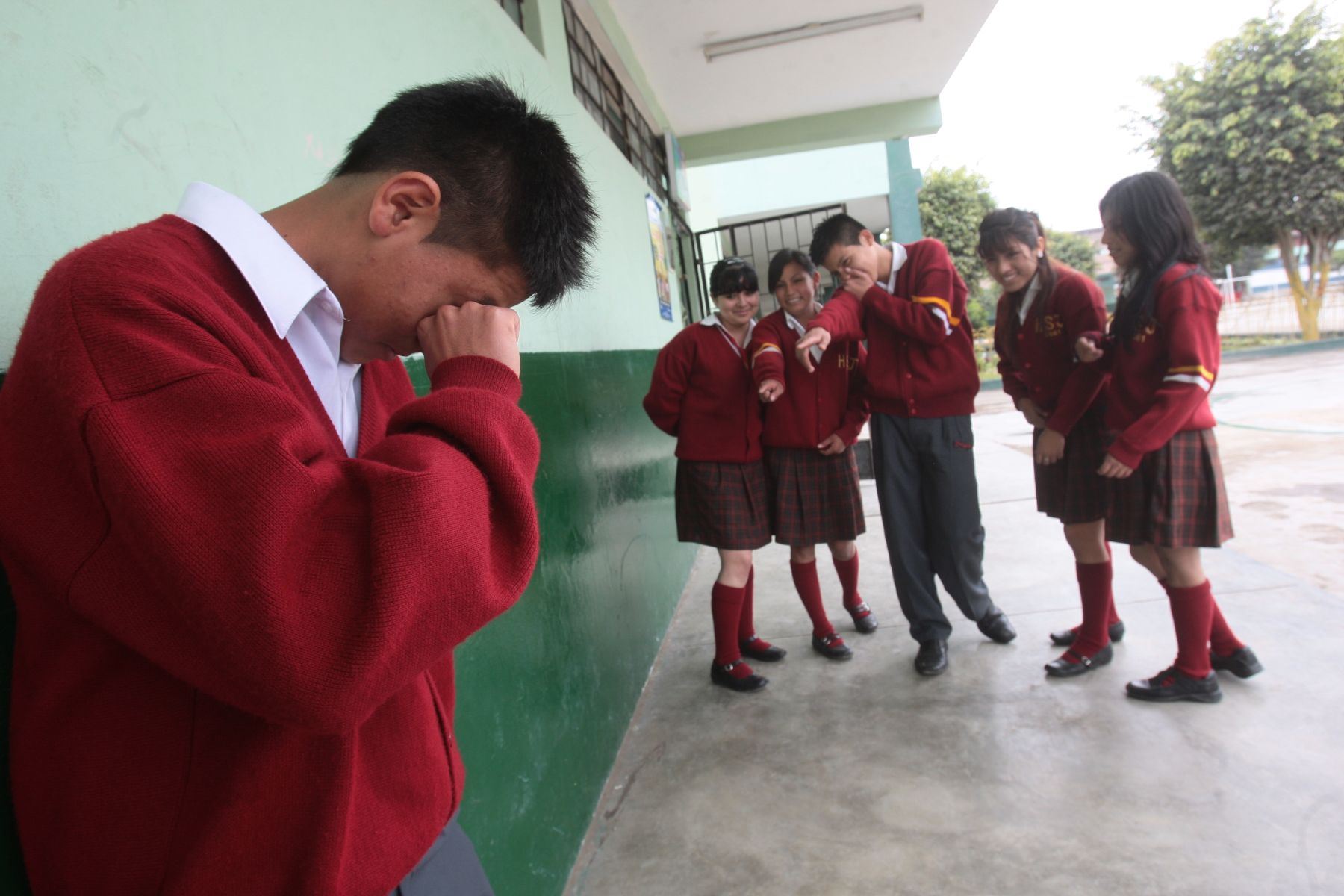 Congreso aprueba que colegios tengan psicólogos y videocámaras para prevenir ‘bullying’