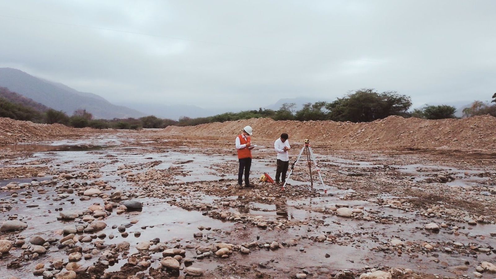 Alertan demoras en la obra de descolmatación del río Piura