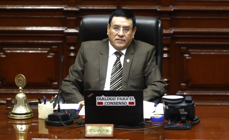 Comisión de Ética archiva denuncia contra Alejandro Soto por presunto nepotismo