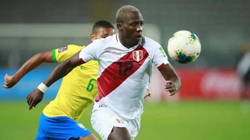 Tras clasificación con Boca: Luis Advíncula llegó a Lima y se sumó a la blanquirroja